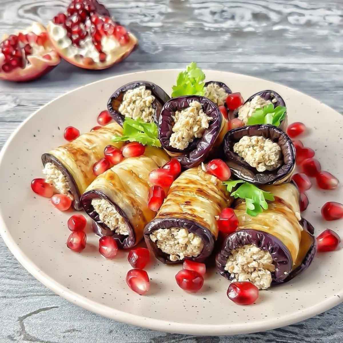 Рулетики из баклажанов