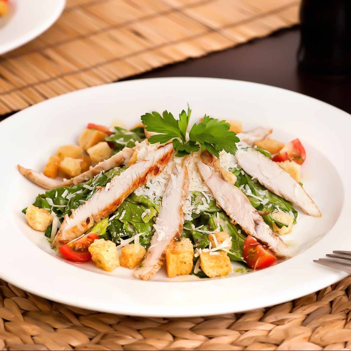 Цезарь с курицей