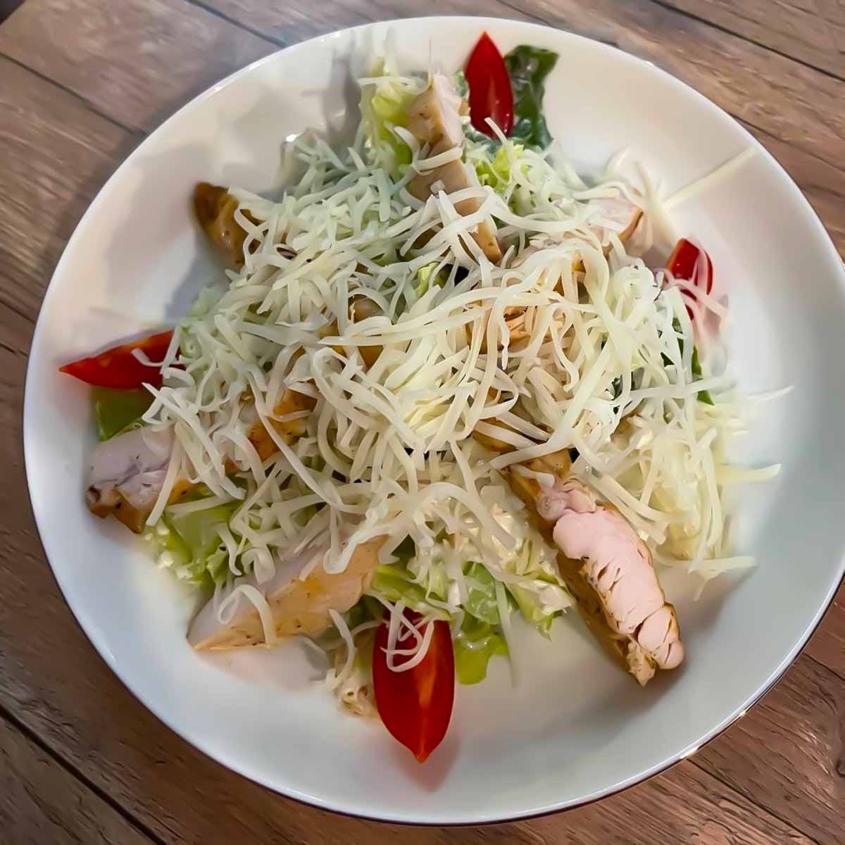 Цезарь с курицей