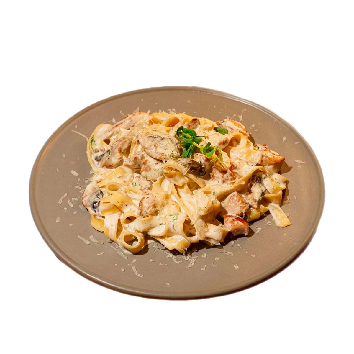 Феттучини с курицей и шампиньонами